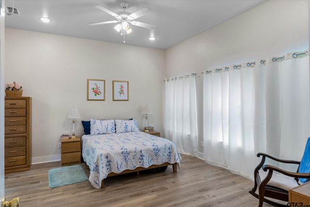 1461 VZCR 4607, Ben Wheeler, TX 75754