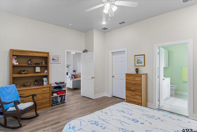 1461 VZCR 4607, Ben Wheeler, TX 75754