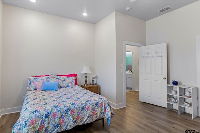 1461 VZCR 4607, Ben Wheeler, TX 75754