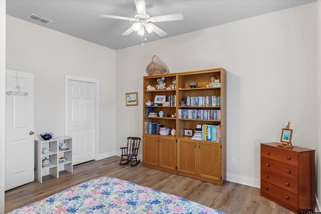 1461 VZCR 4607, Ben Wheeler, TX 75754