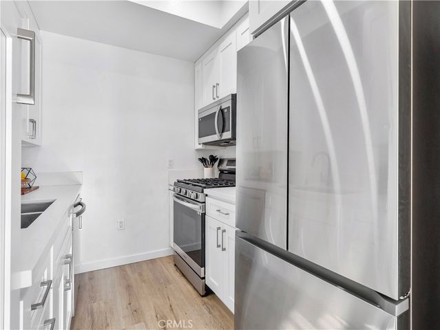 7320 Balboa Boulevard, Lake Balboa, CA 91406