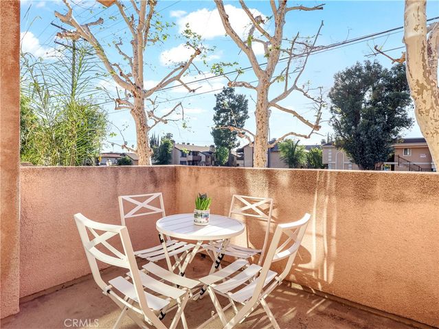 7320 Balboa Boulevard, Lake Balboa, CA 91406