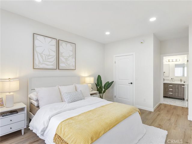 7320 Balboa Boulevard, Lake Balboa, CA 91406