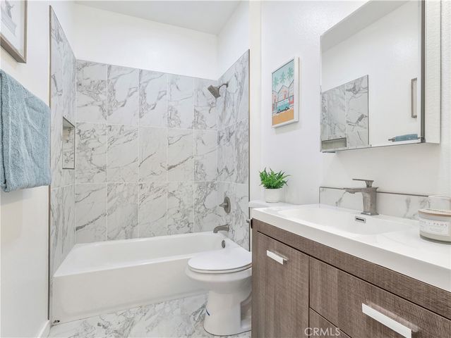 7320 Balboa Boulevard, Lake Balboa, CA 91406