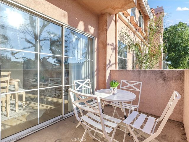 7320 Balboa Boulevard, Lake Balboa, CA 91406