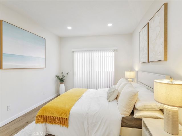 7320 Balboa Boulevard, Lake Balboa, CA 91406