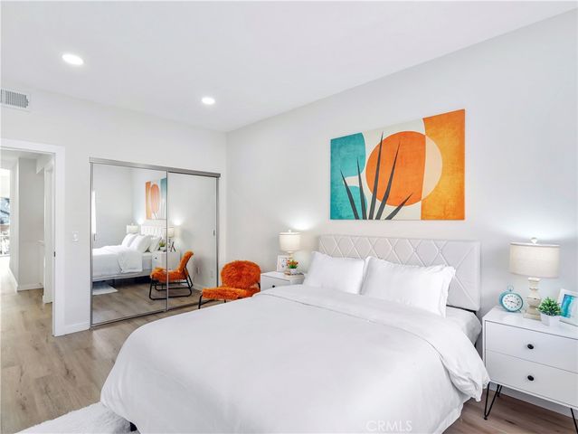 7320 Balboa Boulevard, Lake Balboa, CA 91406