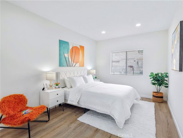 7320 Balboa Boulevard, Lake Balboa, CA 91406