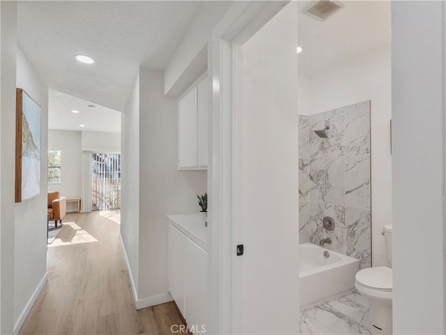 7320 Balboa Boulevard, Lake Balboa, CA 91406