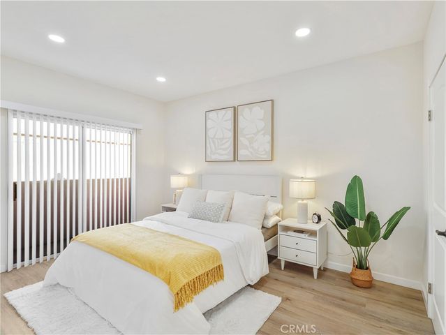 7320 Balboa Boulevard, Lake Balboa, CA 91406