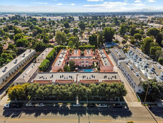 7320 Balboa Boulevard, Lake Balboa, CA 91406