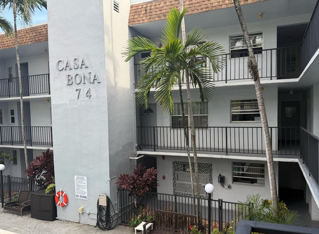 714 NE 10th Street 205, Hallandale Beach, FL 33009