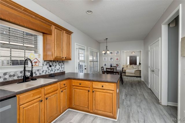 12986 Garden Creek, Northport, AL 35473