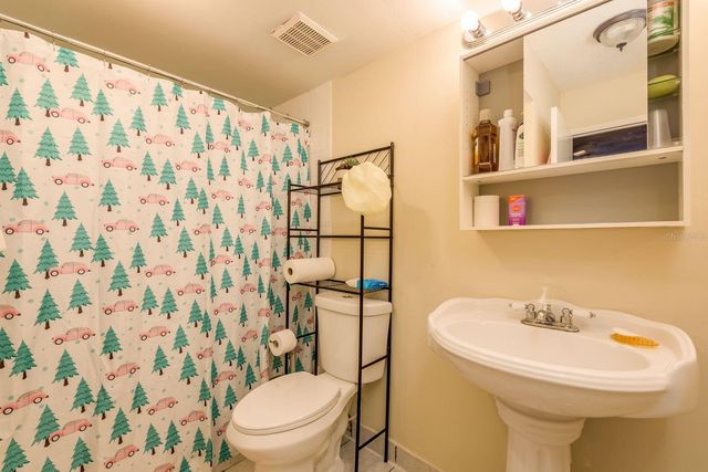 2250 DRUID ROAD E 905, Clearwater, FL 33764