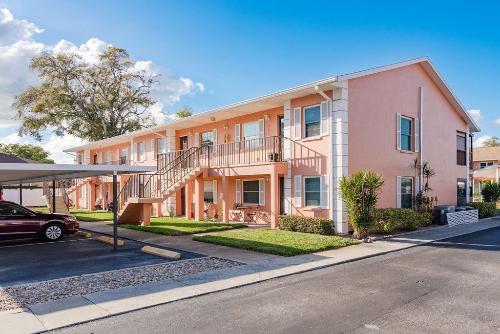 2250 DRUID ROAD E 905, Clearwater, FL 33764