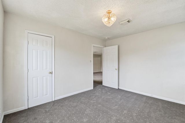 535 Edgebrook Drive, Houston, TX 77034