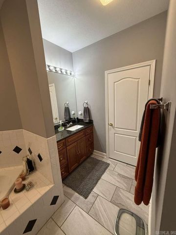 1800 Fox Meadow Lane, Jonesboro, AR 72404