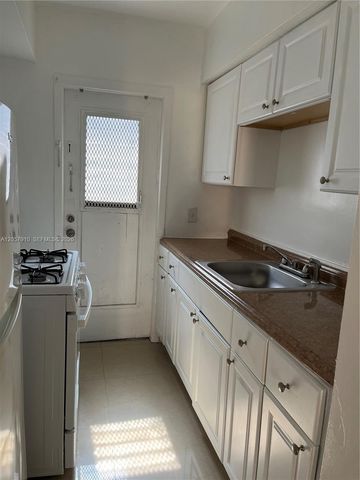 7333 Byron Avenue 7331, Miami Beach, FL 33141