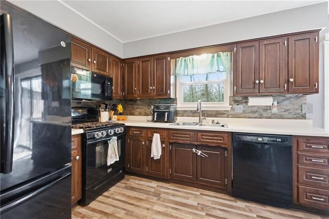 907 Josela Court, Leavenworth, KS 66048