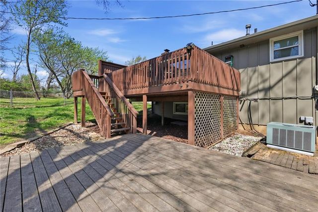 907 Josela Court, Leavenworth, KS 66048