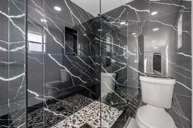 8702 FRIENDSHIP COURT, Tampa, FL 33634