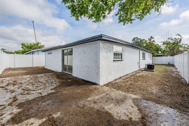 8702 FRIENDSHIP COURT, Tampa, FL 33634