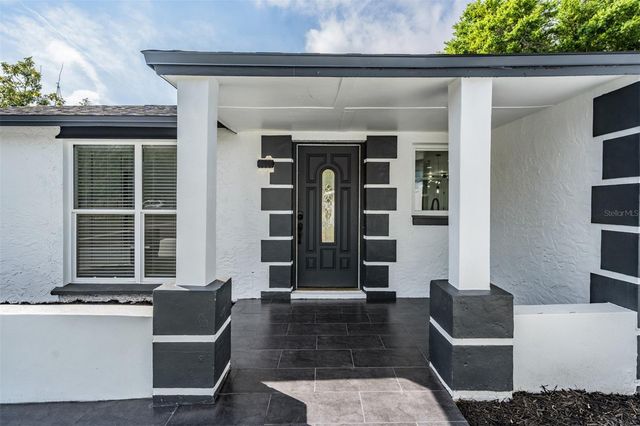 8702 FRIENDSHIP COURT, Tampa, FL 33634