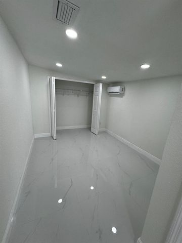 8702 FRIENDSHIP COURT, Tampa, FL 33634