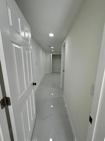 8702 FRIENDSHIP COURT, Tampa, FL 33634