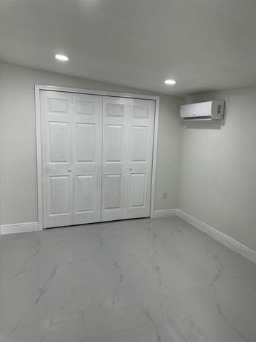 8702 FRIENDSHIP COURT, Tampa, FL 33634