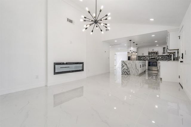 8702 FRIENDSHIP COURT, Tampa, FL 33634