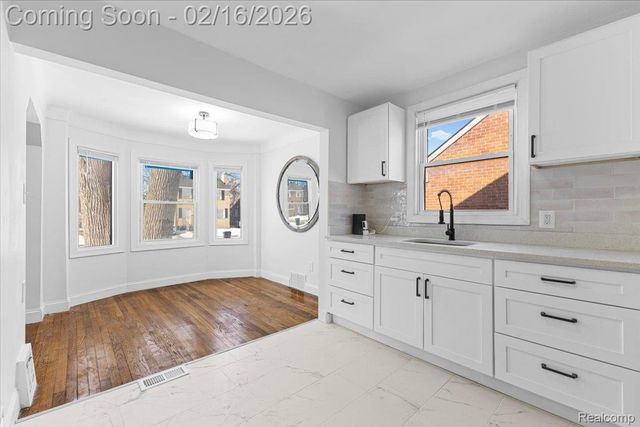 18282 Freeland Street, Detroit, MI 48235