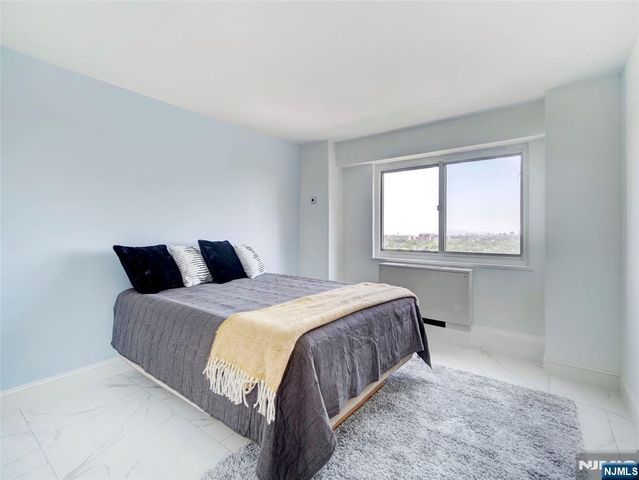 377 S Harrison Street 17FF, East Orange, NJ 07018