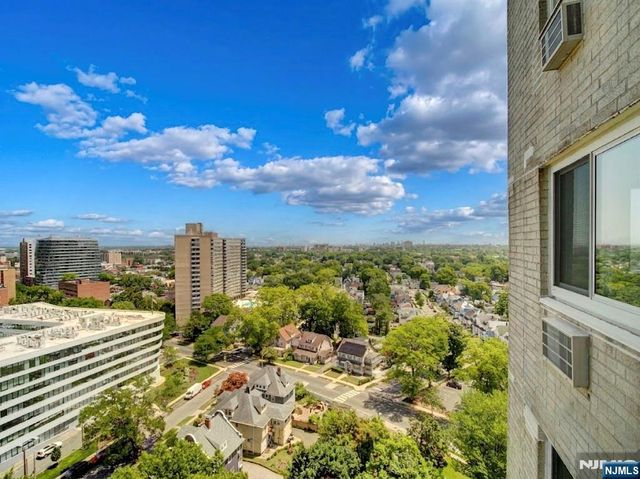 377 S Harrison Street 17FF, East Orange, NJ 07018