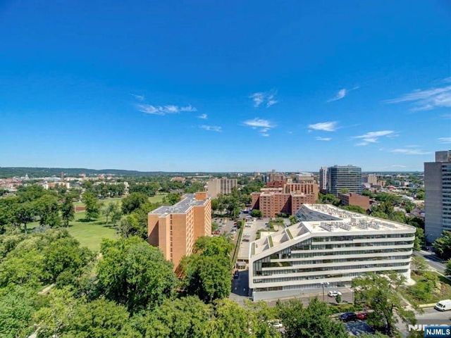 377 S Harrison Street 17FF, East Orange, NJ 07018
