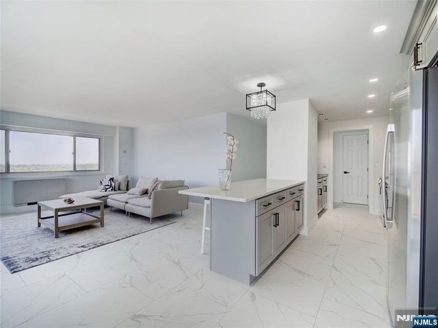 377 S Harrison Street 17FF, East Orange, NJ 07018