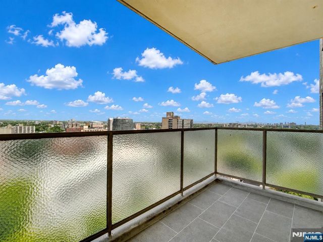 377 S Harrison Street 17FF, East Orange, NJ 07018