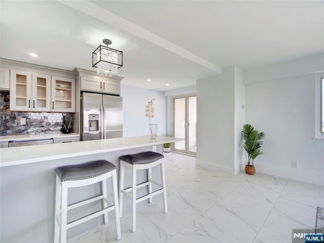 377 S Harrison Street 17FF, East Orange, NJ 07018