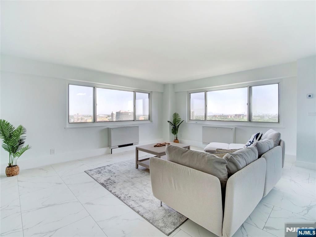 377 S Harrison Street 17FF, East Orange, NJ 07018