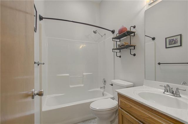 1224 NE Beacon Avenue, Lee's Summit, MO 64086