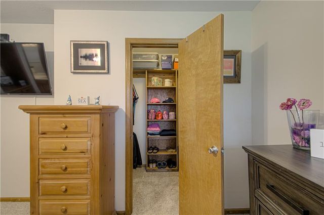 1224 NE Beacon Avenue, Lee's Summit, MO 64086