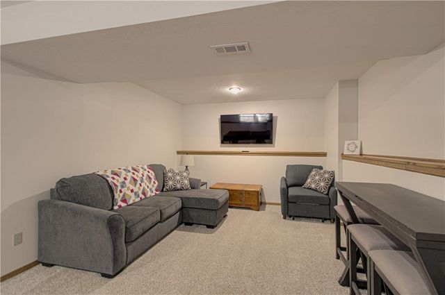 1224 NE Beacon Avenue, Lee's Summit, MO 64086