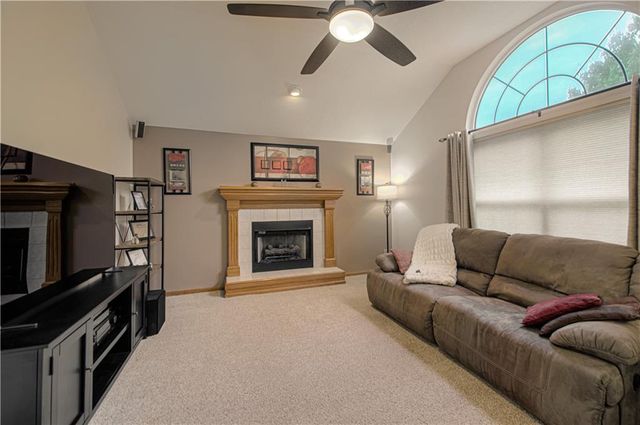 1224 NE Beacon Avenue, Lee's Summit, MO 64086