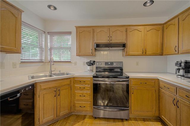 1224 NE Beacon Avenue, Lee's Summit, MO 64086