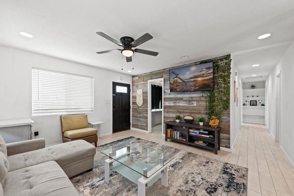 Image 6 of property listing at 6026 Morongo Road, 29 Palms, CA 92277