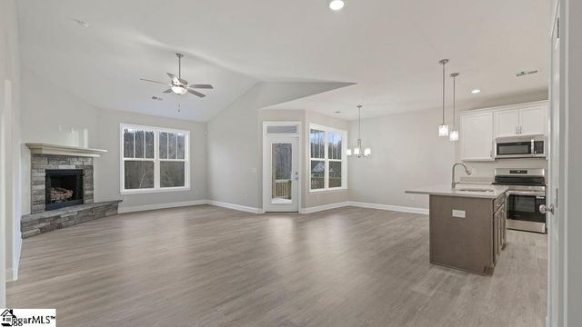 620 Forden Drive, Wellford, SC 29385