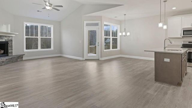 620 Forden Drive, Wellford, SC 29385