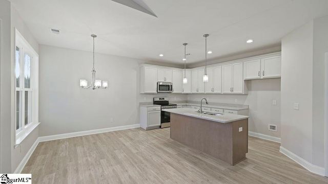 620 Forden Drive, Wellford, SC 29385