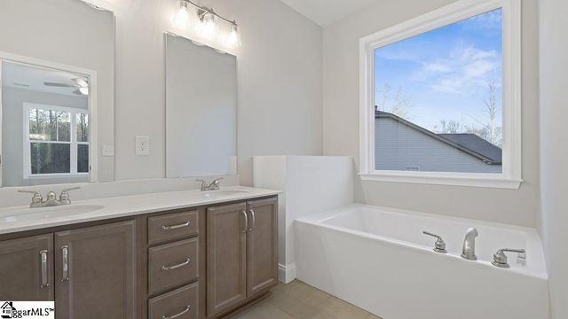 620 Forden Drive, Wellford, SC 29385