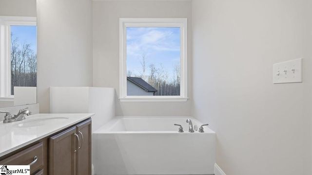 620 Forden Drive, Wellford, SC 29385